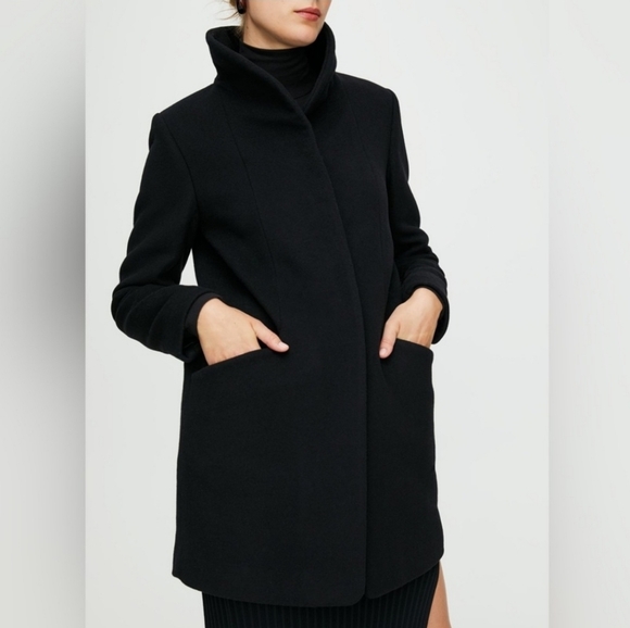 Cocoon Coat New - Black wool coat - Picture 3 of 8